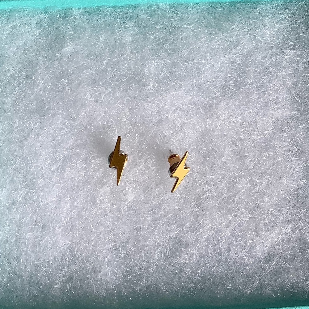 Gold bolt studs